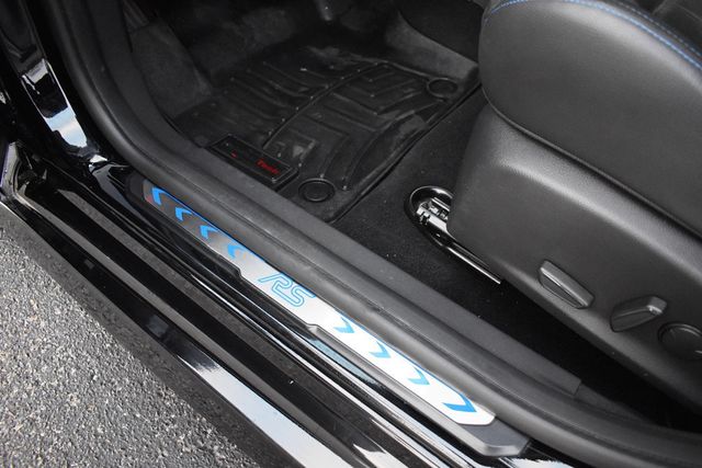 2017 Ford Focus RS Hatch - 22950618 - 39