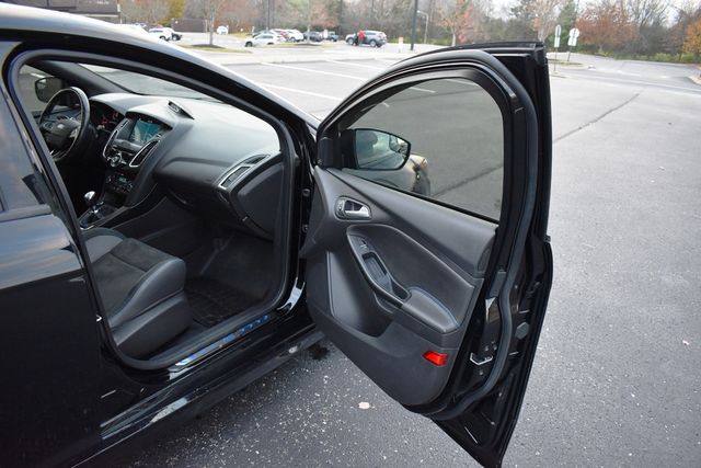 2017 Ford Focus RS Hatch - 22950618 - 49