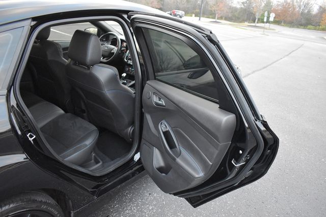 2017 Ford Focus RS Hatch - 22950618 - 51