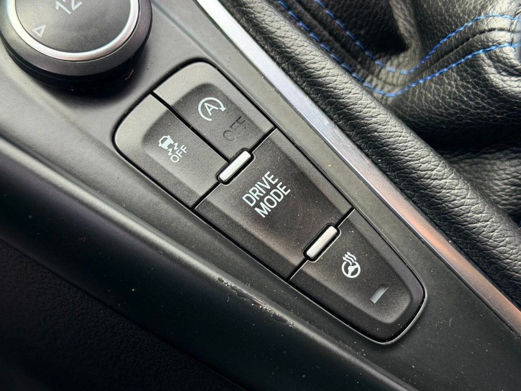 2017 Ford Focus RS Hatch - 23041914 - 41