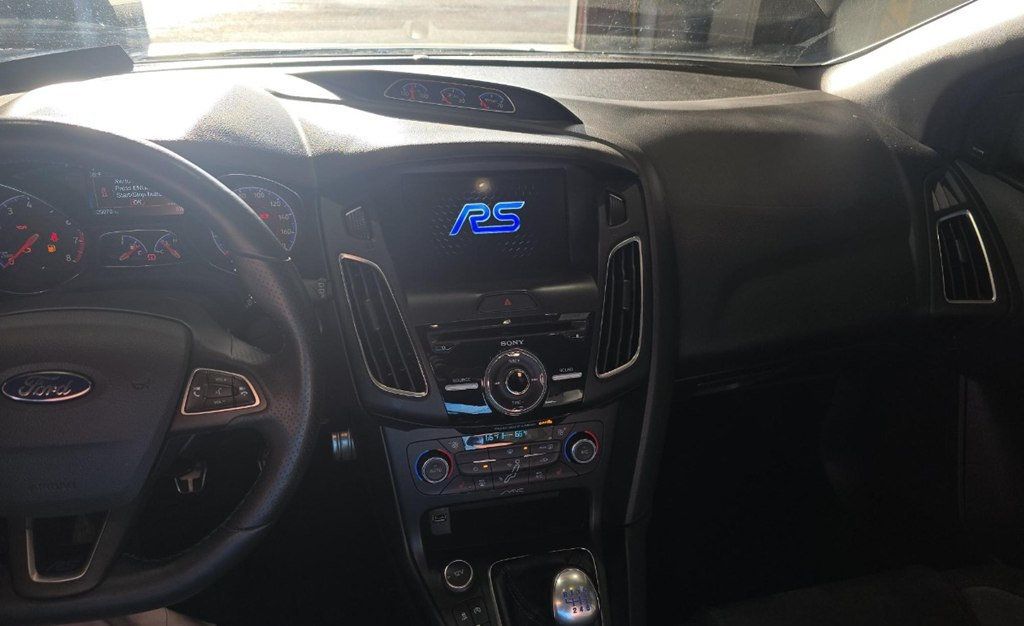 2017 Ford Focus RS Hatch - 22984307 - 8
