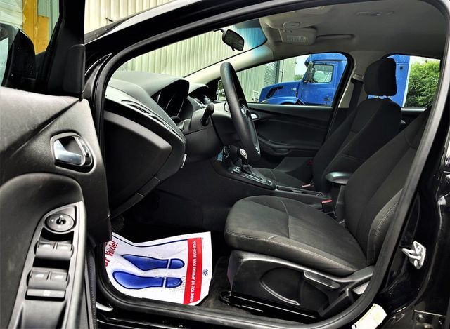 2017 Ford Focus SE 4dr Sedan - 21443697 - 12