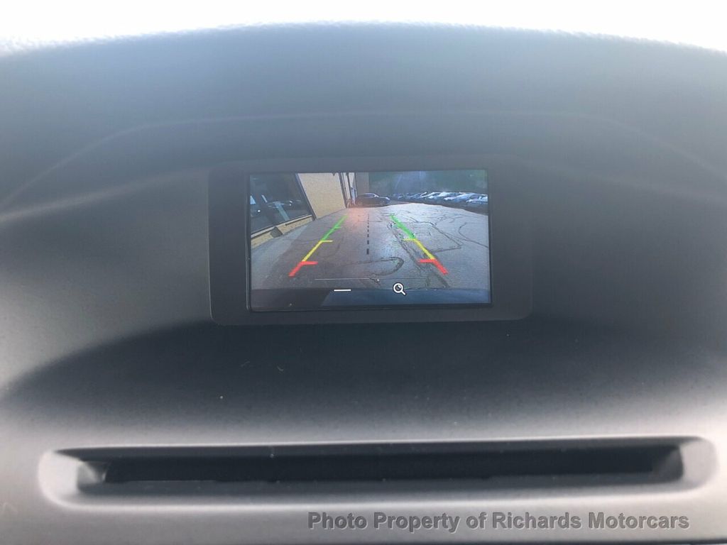 2017 Ford Focus SE Hatch - 21447476 - 9