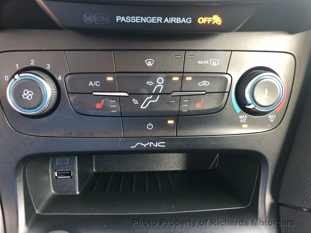 2017 Ford Focus SE Hatch - 21447476 - 11