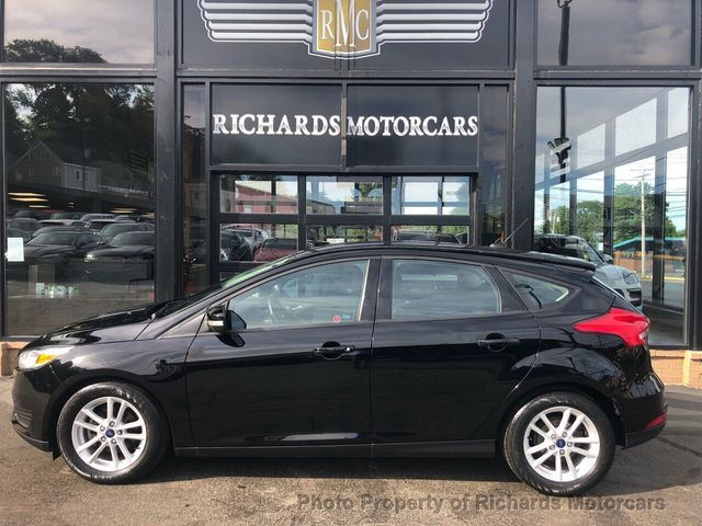 2017 Ford Focus SE Hatch - 21447476 - 18