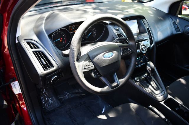 2017 Ford Focus SEL Hatch - 23026236 - 14