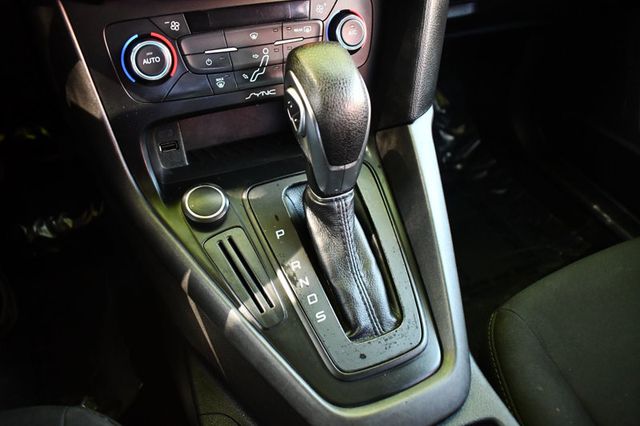 2017 Ford Focus SEL Hatch - 23026236 - 17