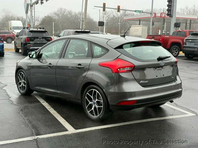 2017 Ford Focus SEL HATCHBACK W/ SUNROOF, BLUETOOTH, & CRUISE CONTROL - 22961875 - 10