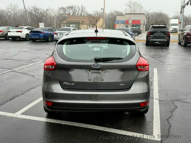 2017 Ford Focus SEL HATCHBACK W/ SUNROOF, BLUETOOTH, & CRUISE CONTROL - 22961875 - 11