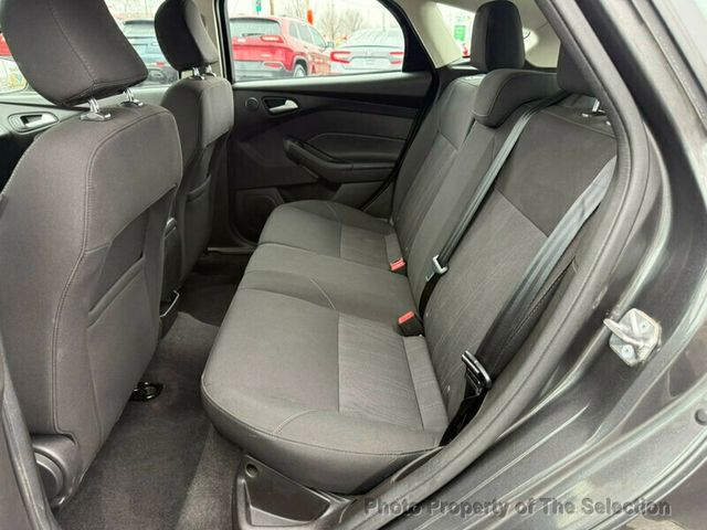 2017 Ford Focus SEL HATCHBACK W/ SUNROOF, BLUETOOTH, & CRUISE CONTROL - 22961875 - 29
