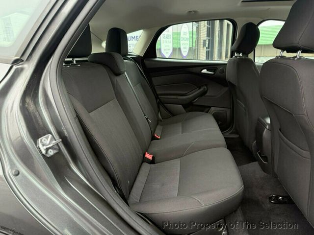 2017 Ford Focus SEL HATCHBACK W/ SUNROOF, BLUETOOTH, & CRUISE CONTROL - 22961875 - 31