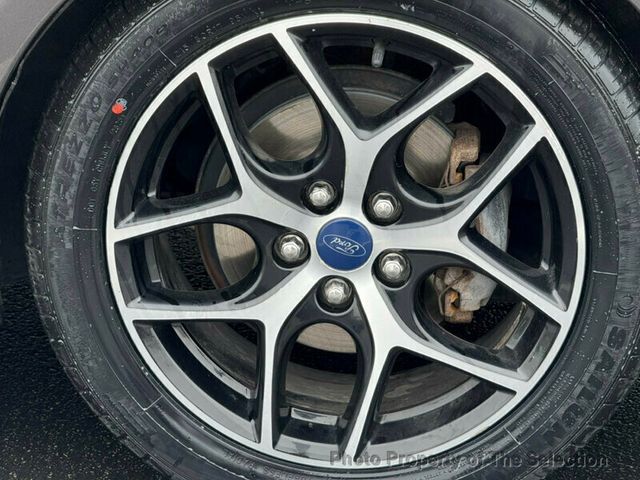 2017 Ford Focus SEL HATCHBACK W/ SUNROOF, BLUETOOTH, & CRUISE CONTROL - 22961875 - 37