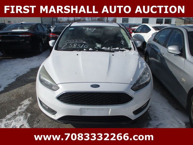 2017 Ford Focus SEL Sedan - 22977946 - 0