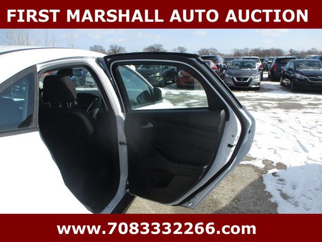 2017 Ford Focus SEL Sedan - 22977946 - 5