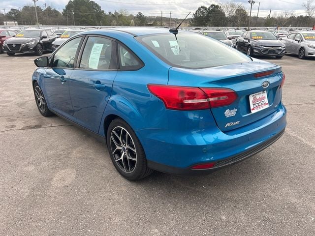 2017 Ford Focus SEL Sedan - 22996044 - 5