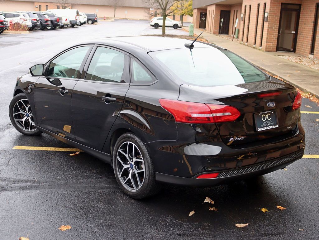 2017 Ford Focus SEL Sedan - 22656587 - 9