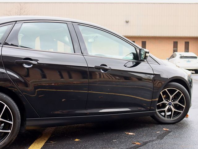 2017 Ford Focus SEL Sedan - 22656587 - 3