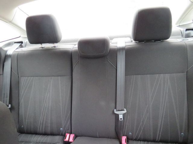 2017 Ford Focus SE Sedan - 22908641 - 10