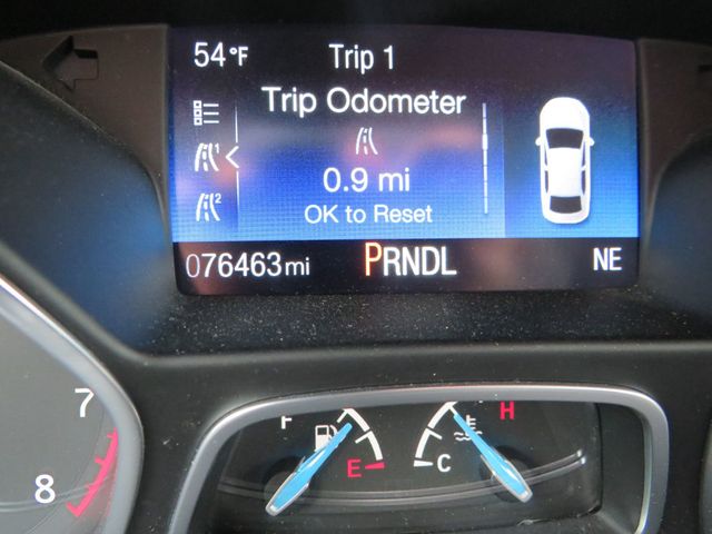 2017 Ford Focus SE Sedan - 22908641 - 12