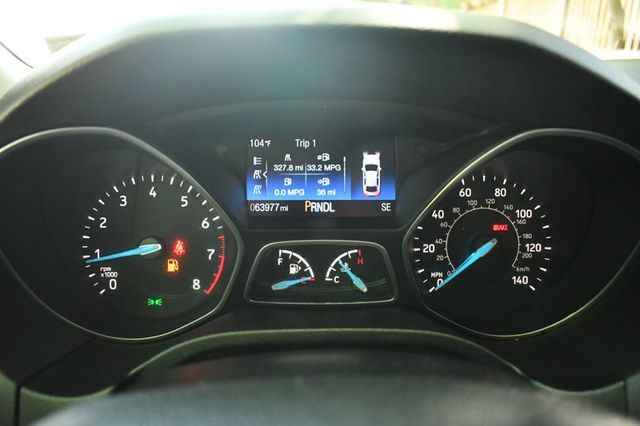 2017 Ford Focus SE Sedan - 23025752 - 19