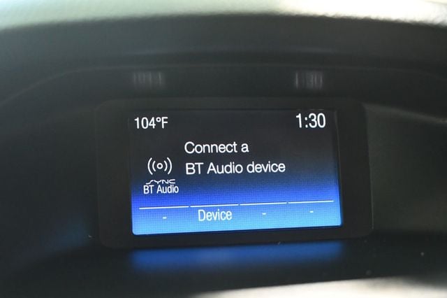 2017 Ford Focus SE Sedan - 23025752 - 34