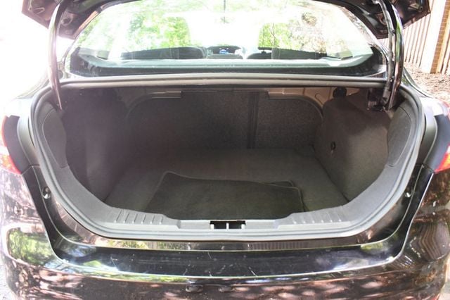 2017 Ford Focus SE Sedan - 23025752 - 5