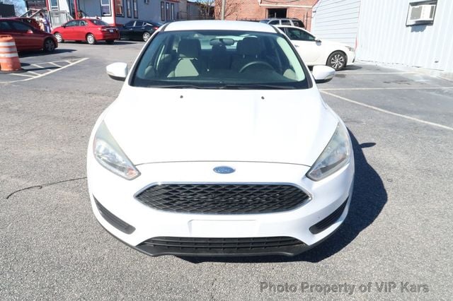 2017 Ford Focus SE Sedan - 22749255 - 1