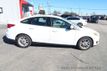 2017 Ford Focus SE Sedan - 22749255 - 5