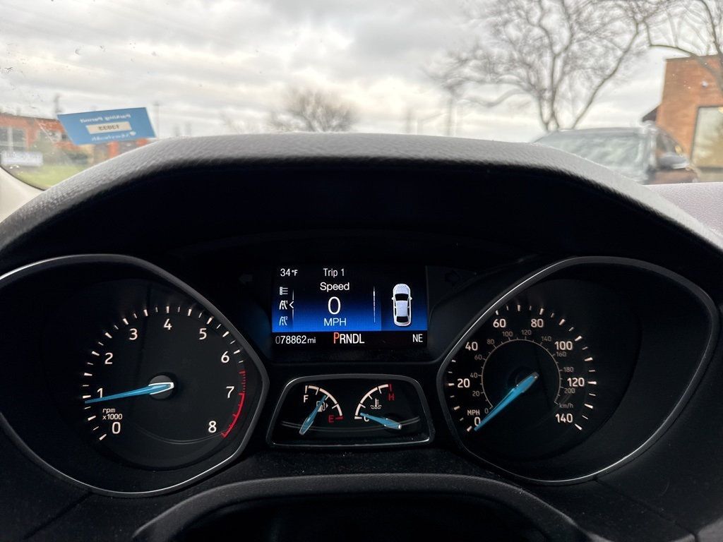 2017 Ford Focus SE Sedan - 22952178 - 8