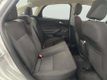 2017 Ford Focus SE Sedan - 22968419 - 16