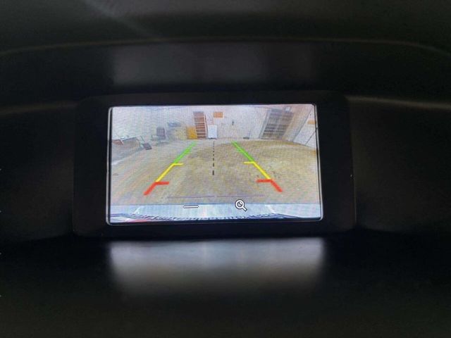 2017 Ford Focus SE Sedan - 22968419 - 23