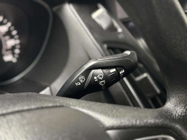 2017 Ford Focus SE Sedan - 22968419 - 31