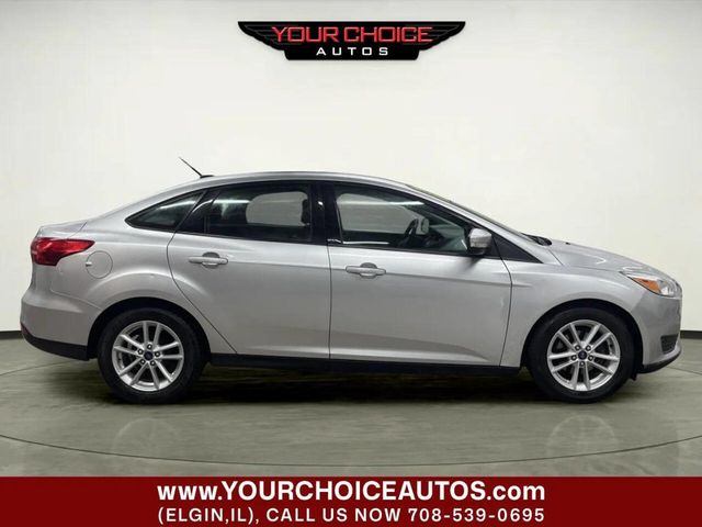 2017 Ford Focus SE Sedan - 22968419 - 5