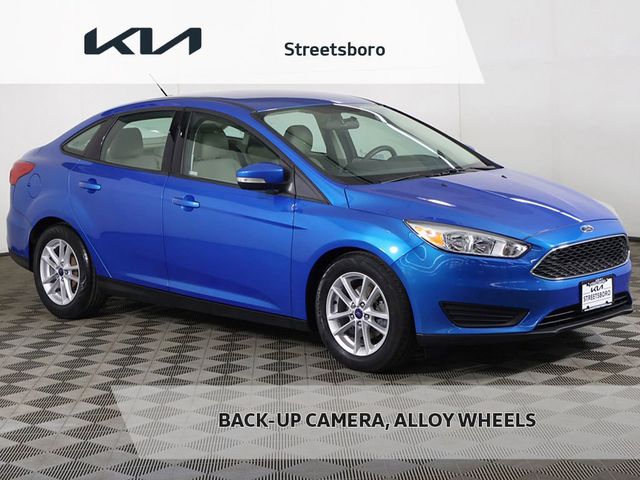 2017 Ford Focus SE Sedan - 23068018 - 0
