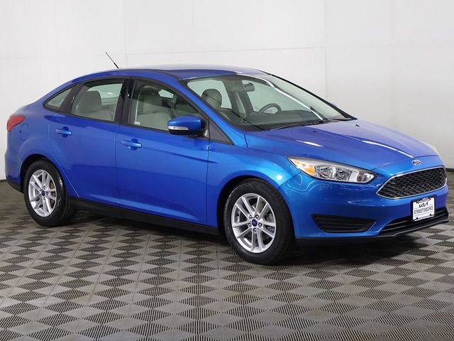 2017 Ford Focus SE Sedan - 23068018 - 1