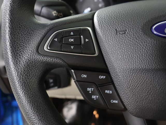 2017 Ford Focus SE Sedan - 23068018 - 32