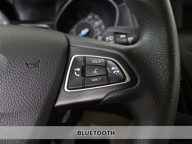 2017 Ford Focus SE Sedan - 23068018 - 3