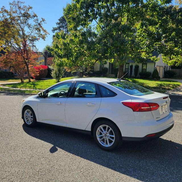 2017 Ford Focus SE Sedan - 22644323 - 2