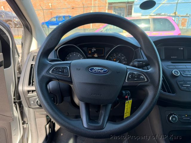 2017 Ford Focus S Sedan - 22949865 - 14