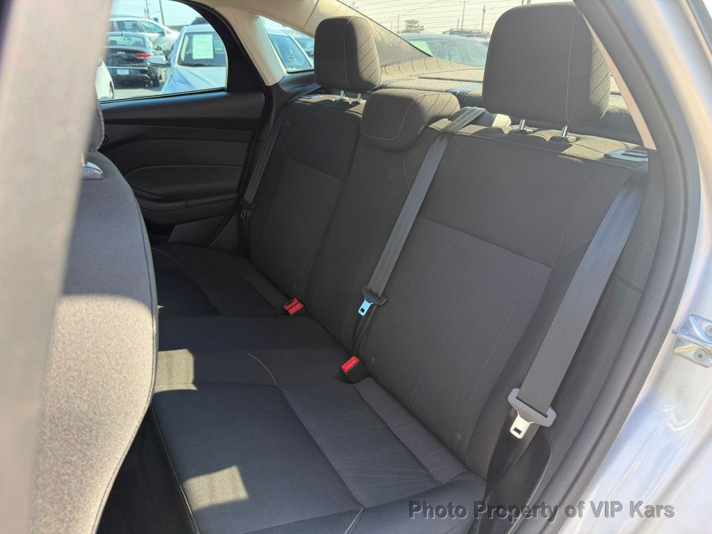 2017 Ford Focus S Sedan - 22949865 - 16