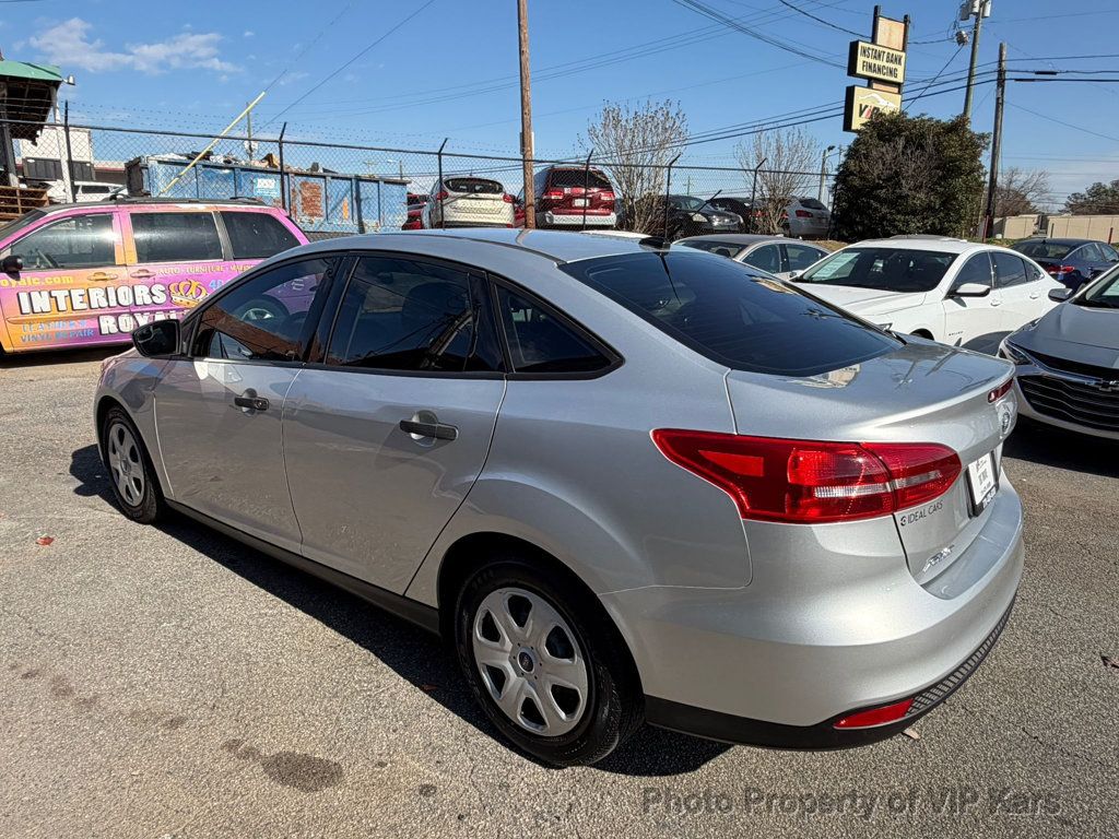 2017 Ford Focus S Sedan - 22949865 - 5