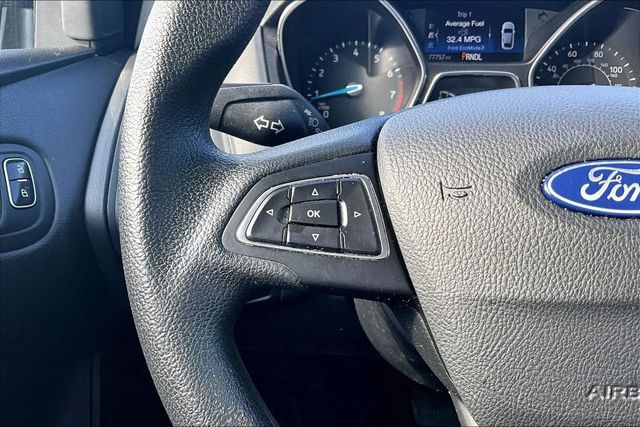 2017 Ford Focus S Sedan - 22986174 - 21