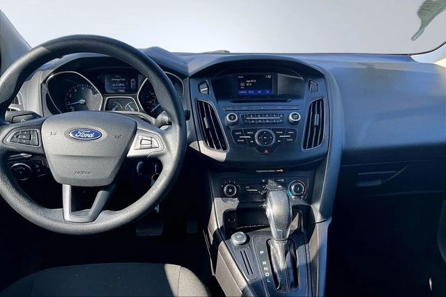 2017 Ford Focus S Sedan - 22986174 - 24