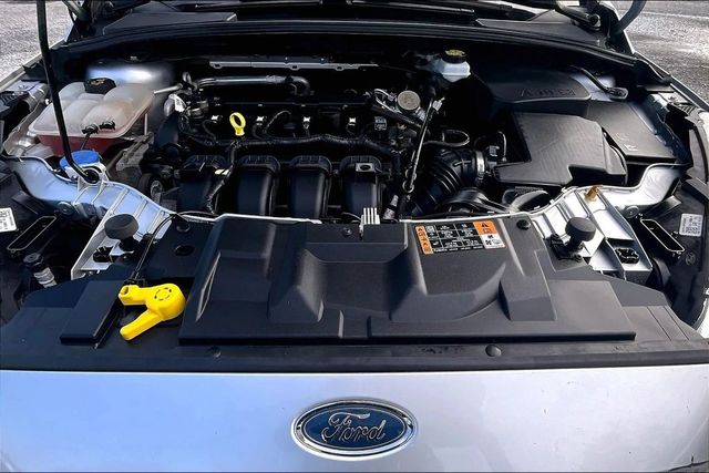 2017 Ford Focus S Sedan - 22986174 - 34