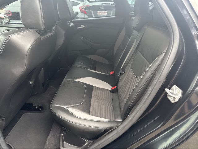 2017 Ford Focus ST Hatch - 22949336 - 9