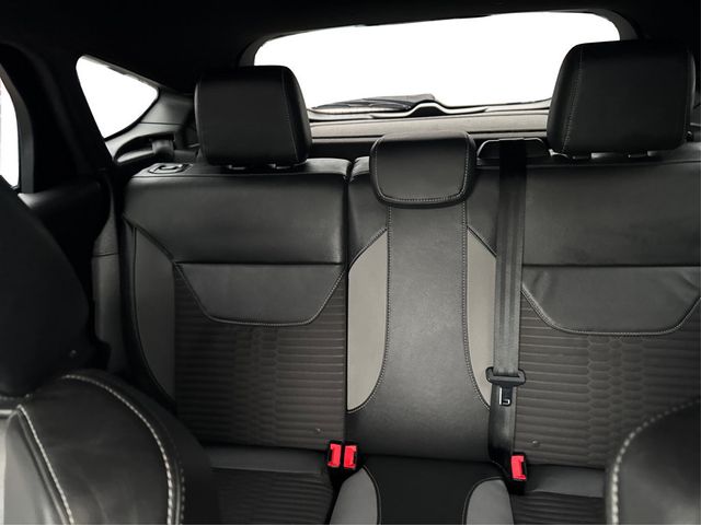 2017 Ford Focus ST Hatch - 22949336 - 12