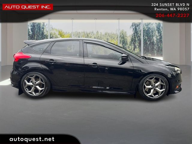 2017 Ford Focus ST Hatch - 22949336 - 3