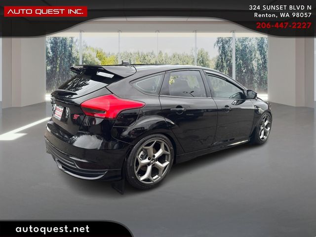 2017 Ford Focus ST Hatch - 22949336 - 4
