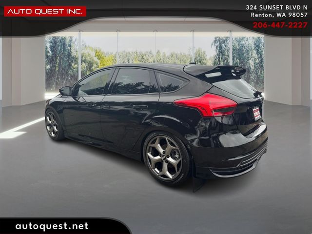 2017 Ford Focus ST Hatch - 22949336 - 6