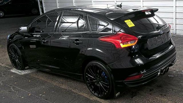 2017 Ford Focus ST Hatch - 22962171 - 3
